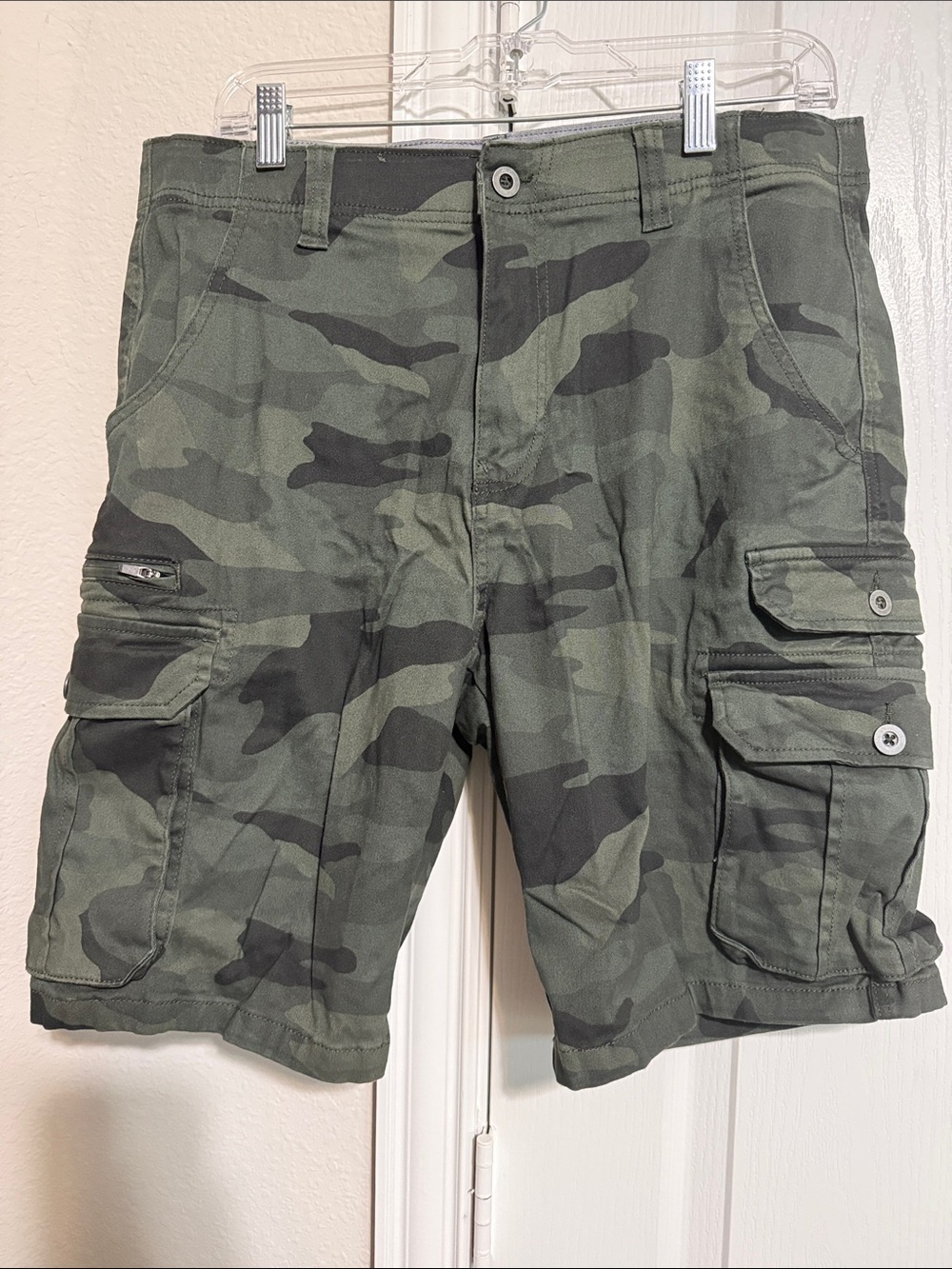 Men's Camouflage Cargo Shorts - Olive Green Camo
